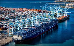 Caos en puertos de Asia, Europa y EU hizo aumentar precio de fletes en RD