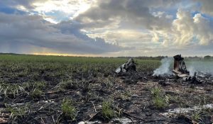 Dos muertos en accidente de avioneta que era perseguida por avión Tucano