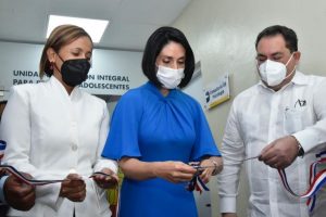 Primera Dama y SNS inauguran una Unidad Atención Adolescentes en SC