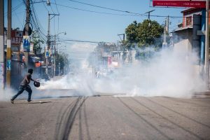 Gobierno de Haití condena violencia durante protestas de policías