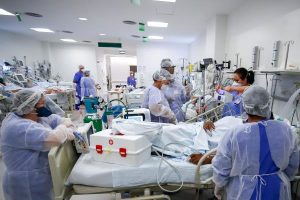 Brasil pide auxilio ante la escasez de insumos para intubar pacientes covid