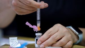 Interpol alerta de ventas por internet de falsas vacunas contra la COVID-19