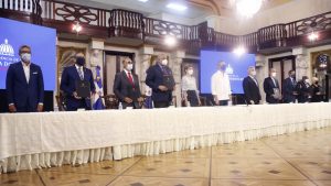 Fabricarán dispositivos electrónicos en RD para incorporarlos a escuelas