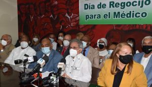 Pensionaron a 1,275 médicos RD con 100% de su salario y otros incentivos