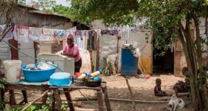 Más de 268,000 dominicanos cayeron en la pobreza en 2020 por la pandemia