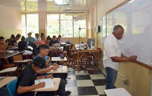 La pandemia obligó 20,000 estudiantes dominicanos desertar de las escuelas