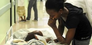 Covid-19, difteria e intoxicaciones mantienen en jaque a dominicanos