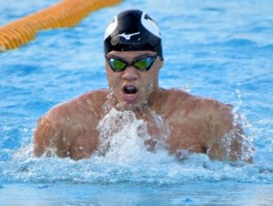 Josué Domínguez impone récord absoluto en Campeonato de Natación