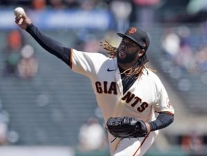 Johnny Cueto lanzó impecable; llegó a 130 victorias en su carrera en las GL