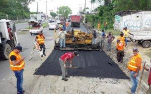 Intervienen principales avenidas con programa de asfaltado y bacheo SDN