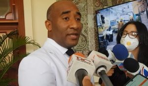 Regidor del PLD en Distrito Nacional renuncia y pasa a Fuerza del Pueblo