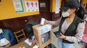 BOLIVIA: Cierra desafiante proceso electoral tras la crisis de 2019