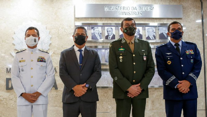BRASIL: Bolsonaro nombra nuevos comandantes de las Fuerzas Armadas imagen