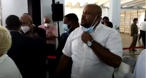 Expulsan de acto hombre que reclamó  a Abinader empleos para perremeistas