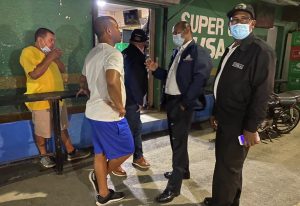 Advierten cerrarán establecimientos permitan el consumo de bebidas