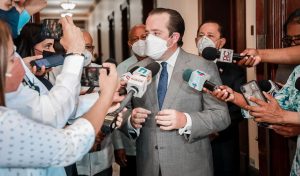 Paliza sobre reelección: Abinader está concentrado en sacar al país de crisis