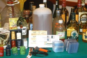 Asociaciones empresariales llaman a erradicar los alcoholes ilegales Asociaciones empresariales llaman a erradicar los alcoholes ilegales