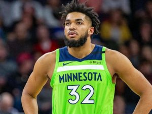 Karl-Anthony Towns aporta doble figura y Wolves triunfan ante el Jazz