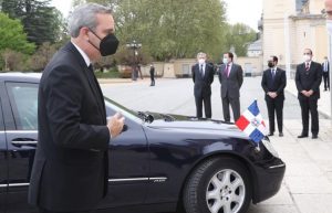 El presidente Luis Abinader llega a Andorra a la Cumbre Iberoamericana