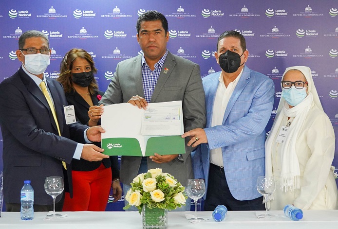 Lotería Nacional cierra Proyecto Social Extraordinario con donación $15 MM imagen