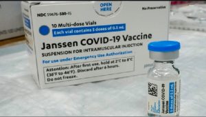 EE.UU. autoriza reanudar «de inmediato» la vacunación con J&J