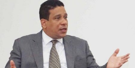 Pimentel renuncia a cargo en Alianzas Público-Privadas