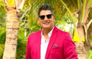 Cantante Eddy Herrera enciende las fiestas con “Libre Navidad” 