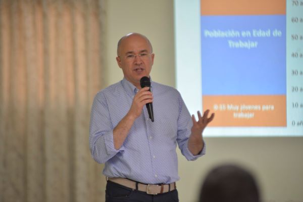 Domínguez Brito plantea fomentar la creación de empleos de calidad imagen