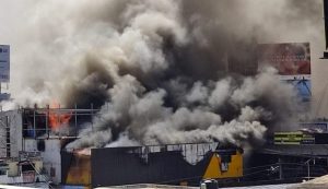 Incendio afecta tienda de bicicletas Aro y Pedal en avenida 27 de Febrero