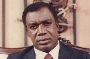 Aprueban nombre Peña Gómez un tramo de la circunvalación SD