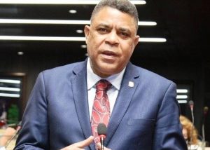 Diputado del PLD, Juan Julio Campos,  favorece compras de vacunas a China