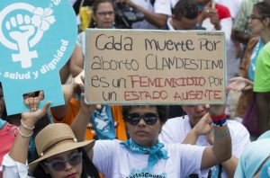 Miles de dominicanos marchan por la despenalización aborto en 3 causales