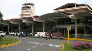 Falsa alarma de bomba afecta las operaciones del aeropuerto del Cibao