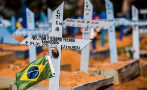 Brasil roza las 420.000 muertes por covid pese a la caída de los decesos