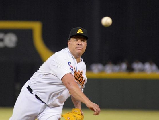 Bartolo Colón guía victoria de los Acereros en beisbol de México imagen