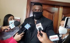 Exjugador David Ortiz rechaza uso de violencia contra expareja