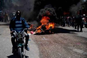 Policías de Haití amenazan con hacer nuevas protestas este lunes