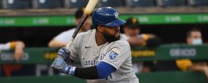 Kansas City y el dominicano Carlos Santana superan las expectativas