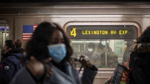 Nueva York ofrecerá vacunas contra el COVID-19 en sus estaciones del metro