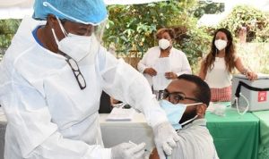 Dicen RD podría lograr inmunidad en agosto si mantiene ritmo vacunación