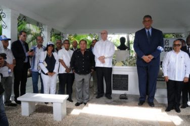 Recuerdan a Peña Gómez en el 23 aniversario de su fallecimiento Recuerdan a Peña Gómez en el 23 aniversario de su fallecimiento