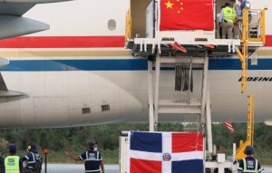 Llegó a la RD otro millón de vacunas contra COVID procedentes de China