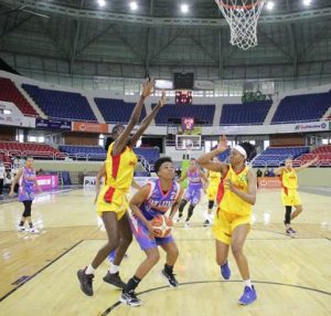 San Carlos y San Lázaro triunfan en el torneo de baloncesto femenino del DN