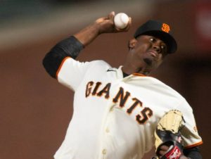 MLB suspende 80 partidos por dopaje a pitcher dominicano de los Gigantes