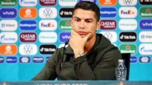 Coca-Cola pierde US$4 mil millones después Ronaldo apartara dos botellas