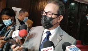 Diputado ve desesperado llamado a protesta el 16 de agosto por 30 % AFP