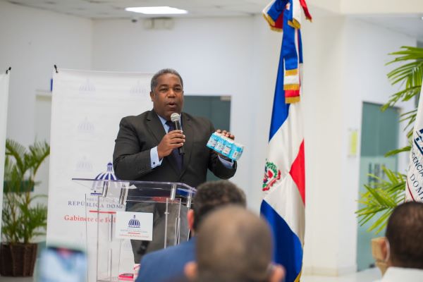 Gabinete Polìtica Social dona más de RD$300 millones en medicamentos imagen