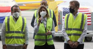 La República Dominicana recibe el primer cargamento de vacunas Pfizer