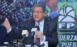 Leonel pide elevar salarios y retomar programas sociales, ante alza precios