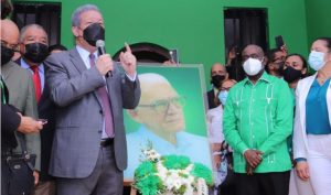 Leonel Fernández dice Juan Bosch es fundador partido Fuerza del Pueblo